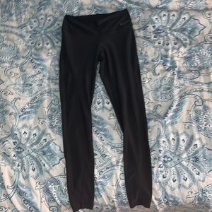 WOMEN’S NIKE LEGGINGS!!!